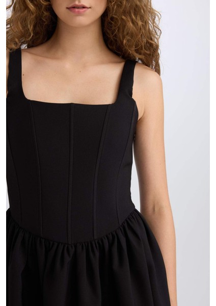 Kare Yaka Askılı Mini Elbise