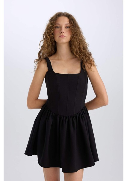 Kare Yaka Askılı Mini Elbise