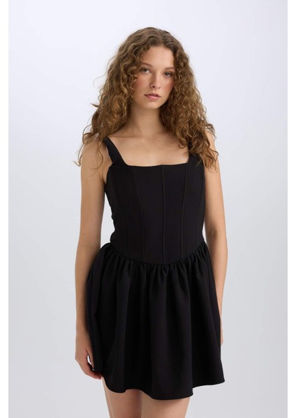 Kare Yaka Askılı Mini Elbise