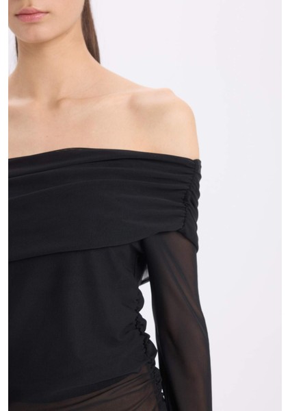 Slim Fit Dar Kesim Omzu Açık Tül Uzun Kollu Tişört E2368AX24WN