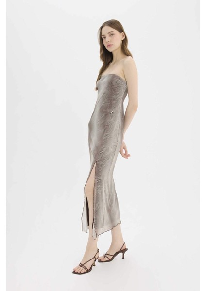 A Kesim Straplez Desenli Tül Yırtmaçlı Maxi Abiye Elbise