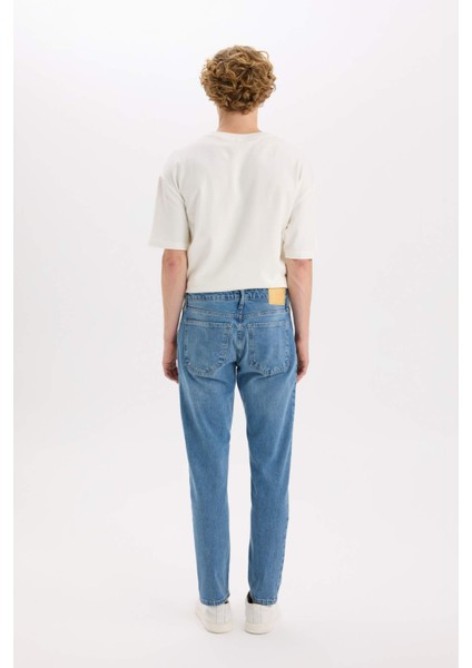 Slim Tapered Fit Dar Kalıp Normal Bel Daralan Paça Jean Pantolon D8745AX25SP