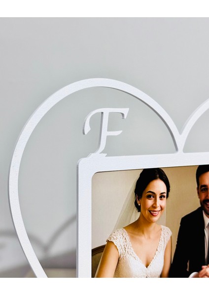 Evlilik & Sevgili Hediyesi – Baş Harfli ve Tarihli Dekoratif Çerçeve-Beyaz-M