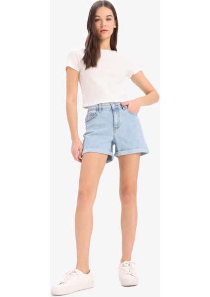 Yüksek Bel Cepli Yıkamalı Dar Paça Jean Şort