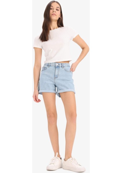 Yüksek Bel Cepli Yıkamalı Dar Paça Jean Şort