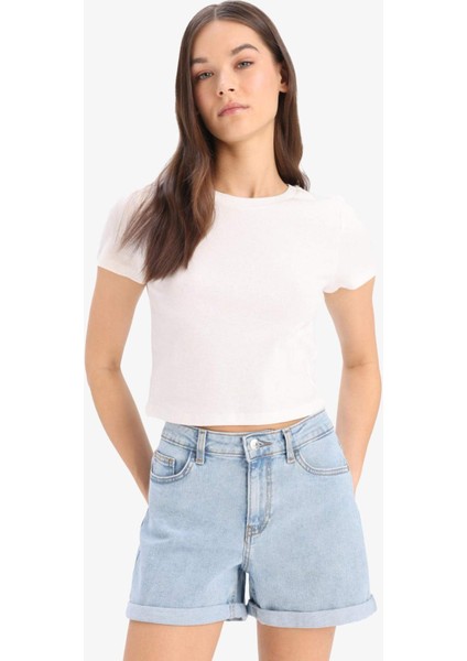 Yüksek Bel Cepli Yıkamalı Dar Paça Jean Şort