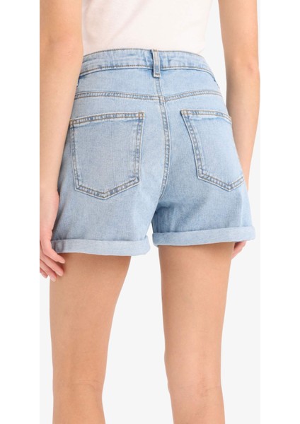 Yüksek Bel Cepli Yıkamalı Dar Paça Jean Şort