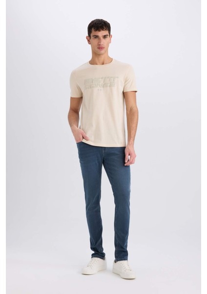 %100 Pamuk Slim Fit Dar Kesim Bisiklet Yaka Baskılı Kısa Kollu Tişört E0577AX25SM