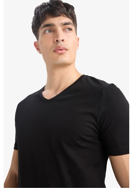 %100 Pamuk Slim Fit Dar Kesim V Yaka Basic Düz Kısa Kollu Siyah Tişört M7668AZ25SP