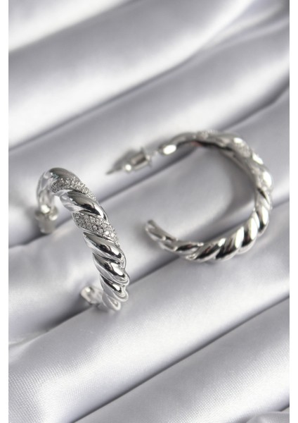 Pirinç Gümüş Renk Zirkon Taşlı Sarmal Model Kadın Küpe - Lisinya