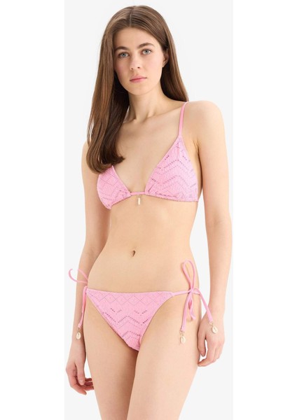 Regular Fit Nakışlı Brode Üçgen Bikini Üstü-Fall in Love B6894AX25SM