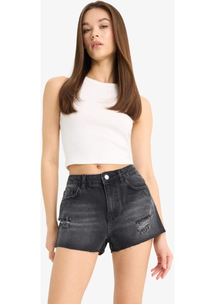 Yüksek Bel Paça Ucu Kesik Jean Şort