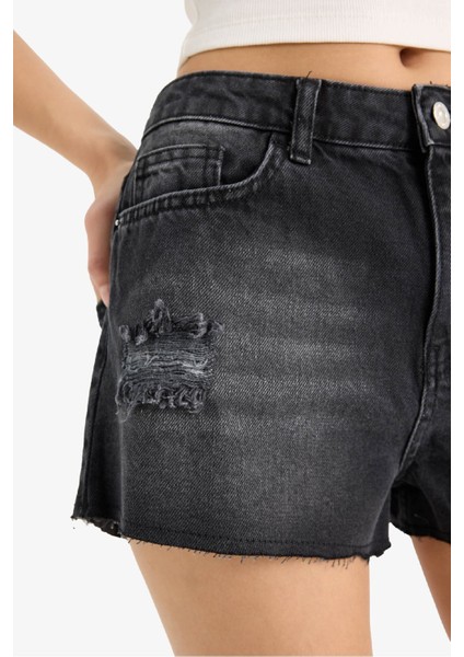 Yüksek Bel Paça Ucu Kesik Jean Şort