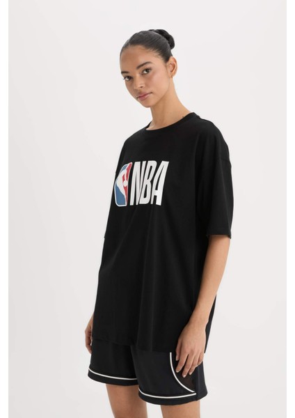 Fit NBA Wordmark Boxy Fit Bisiklet Yaka Kısa Kollu Tişört Z9313AZ25SM