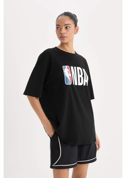 Fit NBA Wordmark Boxy Fit Bisiklet Yaka Kısa Kollu Tişört Z9313AZ25SM