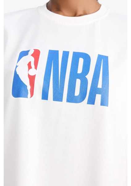 Fit NBA Wordmark Oversize Geniş Kalıp Bisiklet Yaka Baskılı Kısa Kollu Tişört T5506AZ25SM