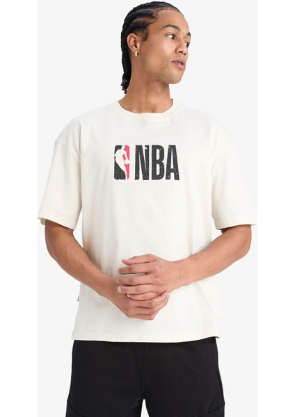 Fit NBA Wordmark Oversize Geniş Kalıp Bisiklet Yaka Kısa Kollu Tişört W6365AZ25SM