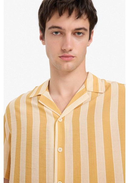 Regular Fit Apaş Yaka Baskılı Çizgili Kısa Kollu Gömlek E5421AX25SM