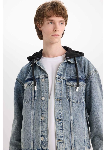 %100 Pamuk Oversize Geniş Kalıp Kapüşonlu Düğmeli Mevsimlik Baharlık Denim Ceket D0417AX25SP