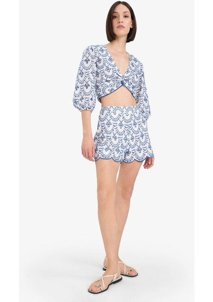 Desenli Nakışlı Brode Plaj Şortu-Fall in Love C6173AX25SM