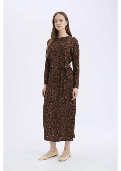 Regular Fit Bisiklet Yaka Desenli Uzun Kollu Bürümcük Maxi Elbise E5461AX25SP