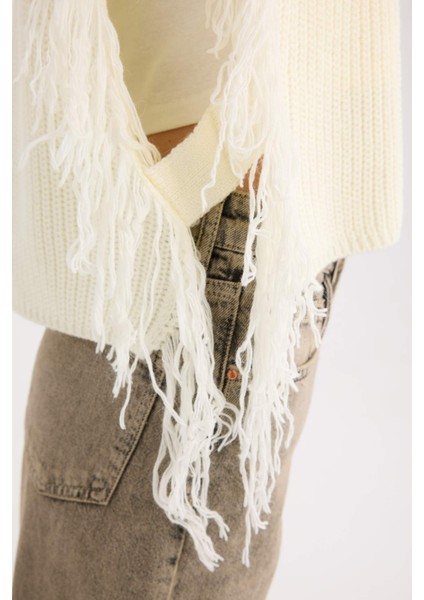 Relax Fit Bisiklet Yaka Selanik Püsküllü Triko Süveter E5568AX24CW