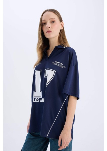 Coool Oversize Geniş Kalıp Polo Yaka Baskılı Forma Kumaşı Kısa Kollu Tişört E5368AX25SM