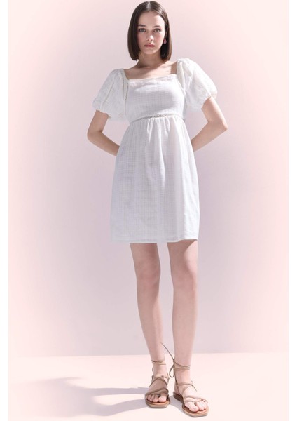 Kare Yaka Pamuklu Kısa Kollu Beyaz Mini Elbise E5390AX25SM