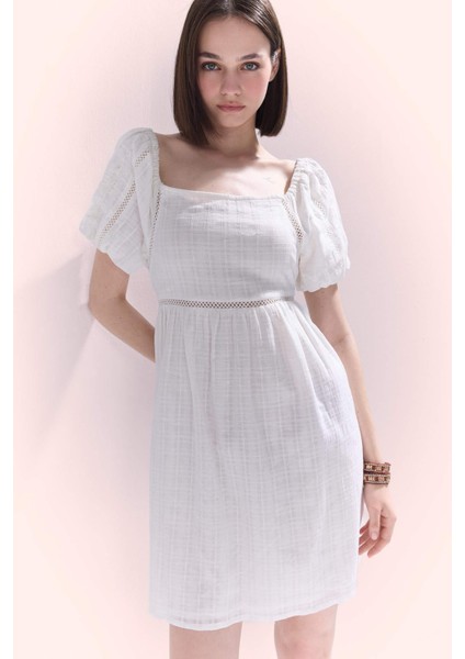 Kare Yaka Pamuklu Kısa Kollu Beyaz Mini Elbise E5390AX25SM