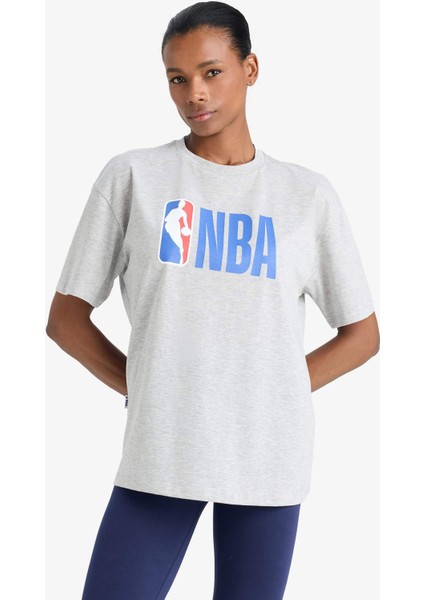 Fit NBA Wordmark Boxy Fit Bisiklet Yaka Kısa Kollu Tişört Z3128AZ25SM
