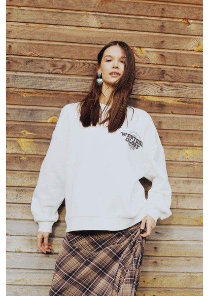 Oversize Geniş Kalıp Bisiklet Yaka Sırt Baskılı Kalın Sweatshirt E4934AX25SP