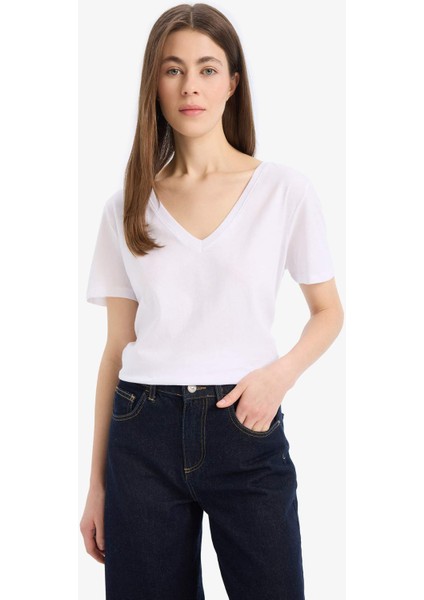 %100 Pamuk Regular Fit V Yaka Basic Düz Kısa Kollu Beyaz Tişört W9578AZ25SP