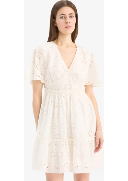 V Yaka Pamuklu Kısa Kollu Mini Elbise E6858AX25SM