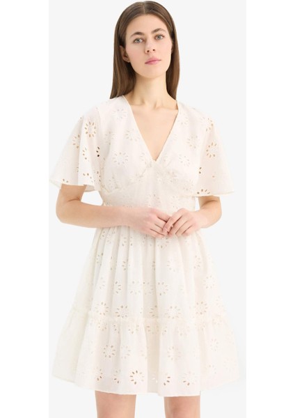 V Yaka Pamuklu Kısa Kollu Mini Elbise E6858AX25SM