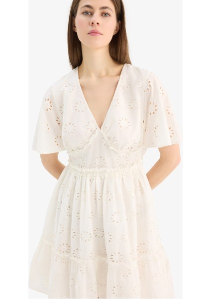 V Yaka Pamuklu Kısa Kollu Mini Elbise E6858AX25SM