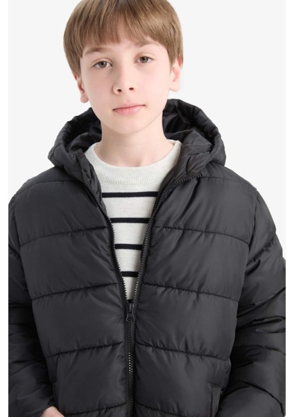 Erkek Çocuk Su Geçirmez Kapüşonlu Fermuarlı Şişme Mont A1875A825AU