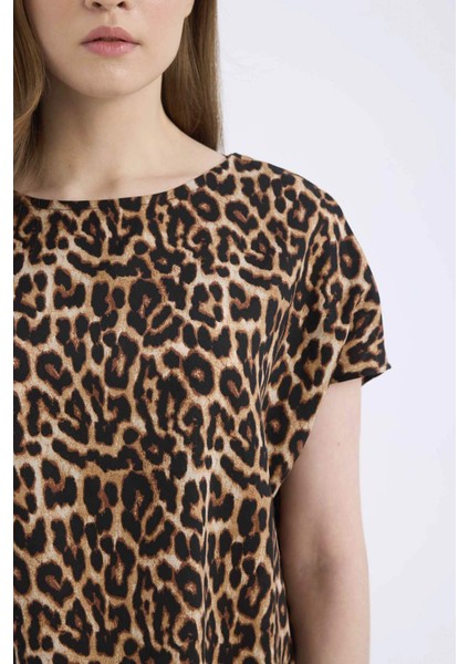 Regular Fit Leopar Desenli Bisiklet Yaka Kısa Kollu Bluz E7038AX25SP