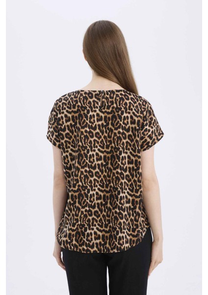 Regular Fit Leopar Desenli Bisiklet Yaka Kısa Kollu Bluz E7038AX25SP