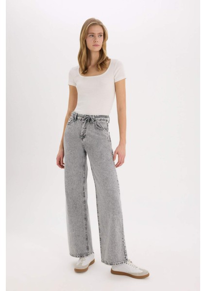 Slim Fit Dar Kesim Yuvarlak Yaka Basic Düz Fitilli Kaşkorse Kısa Kollu Çıtçıtlı Tişört E6579AX25SP