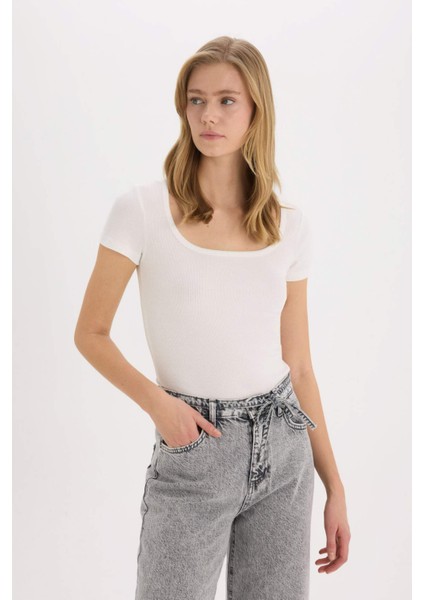 Slim Fit Dar Kesim Yuvarlak Yaka Basic Düz Fitilli Kaşkorse Kısa Kollu Çıtçıtlı Tişört E6579AX25SP