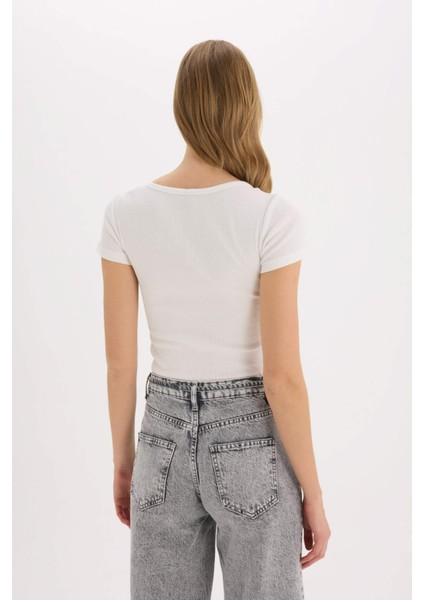 Slim Fit Dar Kesim Yuvarlak Yaka Basic Düz Fitilli Kaşkorse Kısa Kollu Çıtçıtlı Tişört E6579AX25SP