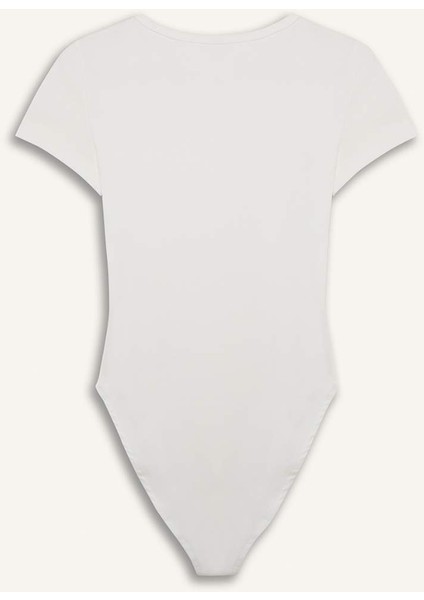 Slim Fit Dar Kesim Yuvarlak Yaka Basic Düz Fitilli Kaşkorse Kısa Kollu Çıtçıtlı Tişört E6579AX25SP