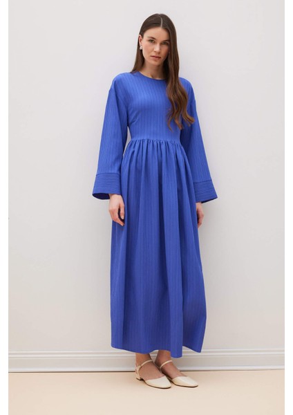 Regular Fit Bisiklet Yaka Gofre Dokulu Uzun Kollu Maxi Elbise E6597AX25SP
