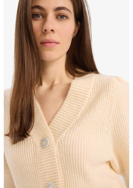 Fitted V Yaka Düğmeli Kısa Kollu Triko Hırka E6906AX25SP