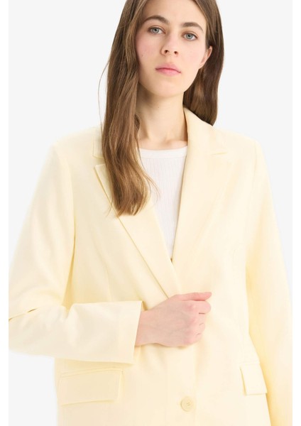 Afra x DeFacto Loose Fit Kruvaze Yaka Düğmeli Blazer Ceket Z8276AZ25SP