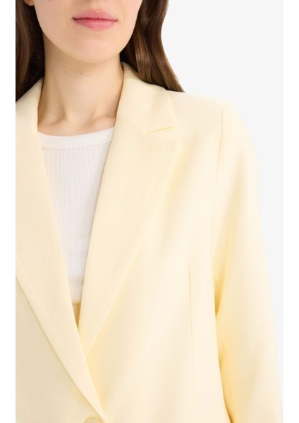 Afra x DeFacto Loose Fit Kruvaze Yaka Düğmeli Blazer Ceket Z8276AZ25SP
