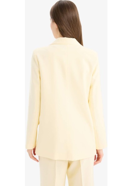 Afra x DeFacto Loose Fit Kruvaze Yaka Düğmeli Blazer Ceket Z8276AZ25SP