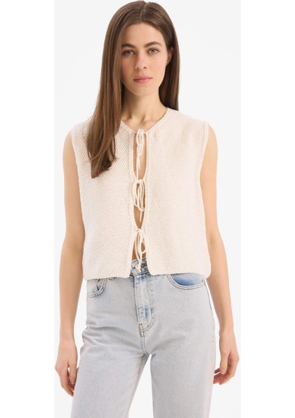 Regular Fit Bisiklet Yaka Önden Bağlamalı Triko Yelek E6988AX25SM