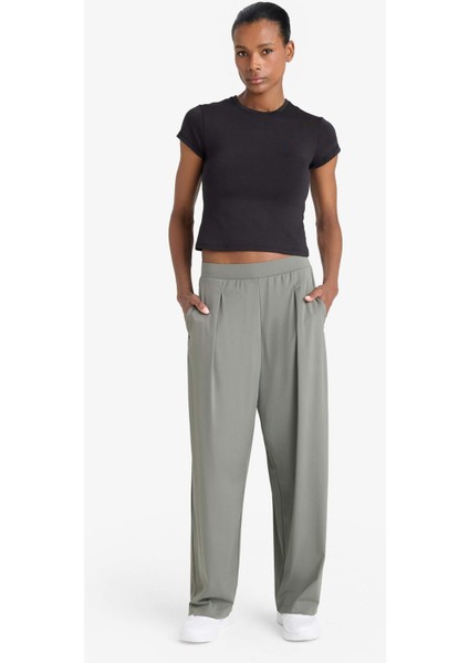 Fit Straight Fit Geniş Paça Standart Boy İnce Sporcu Pantolon E2542AX25SM