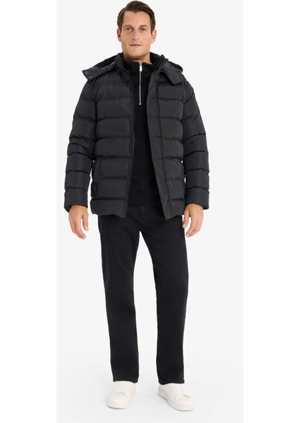 Regular Fit Kapüşonlu Fermuarlı Çıtçıt Kapamalı Cepli Şişme Mont E7286AX24WN